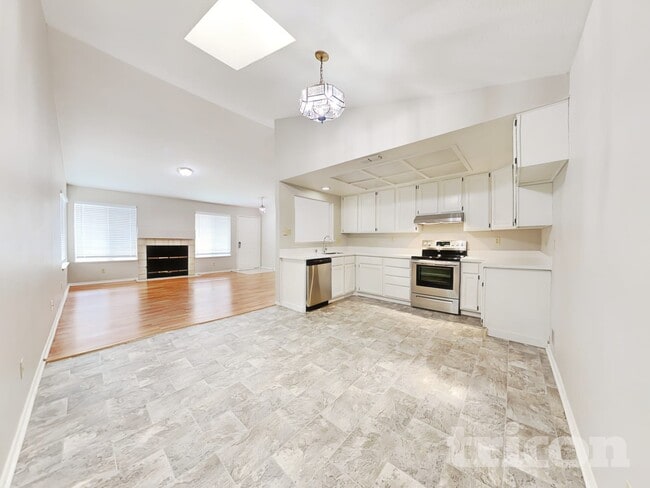 7726 Robinette Rd, Sacramento, CA 95828 - photo 6