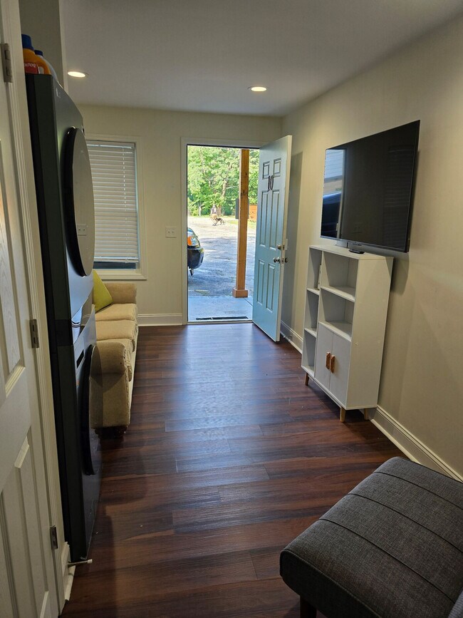 1307 Buncombe Rd unit ID1234795P, Greenville, SC 29609 - photo 7