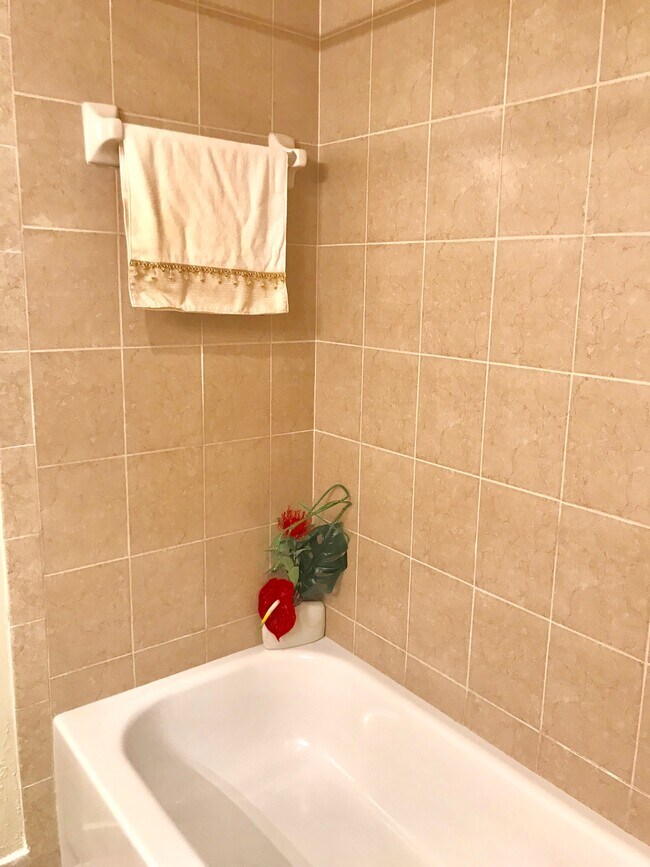 8342 Bernwood Cove Loop unit 807, Fort Myers, FL 33966 - photo 5