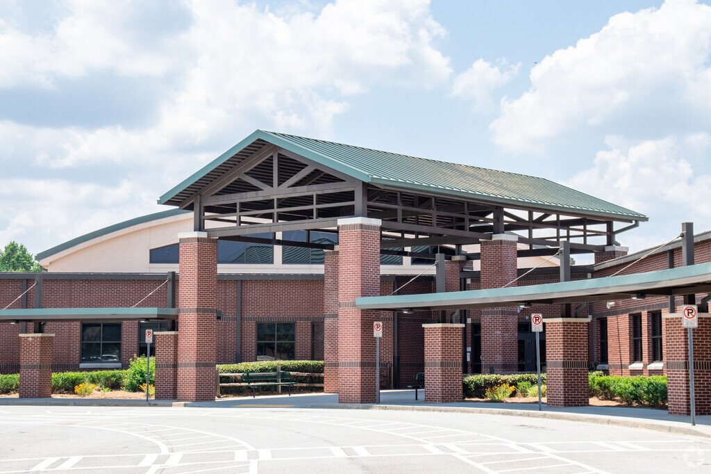 Main entrance to Couch Middle School in Grayson GA