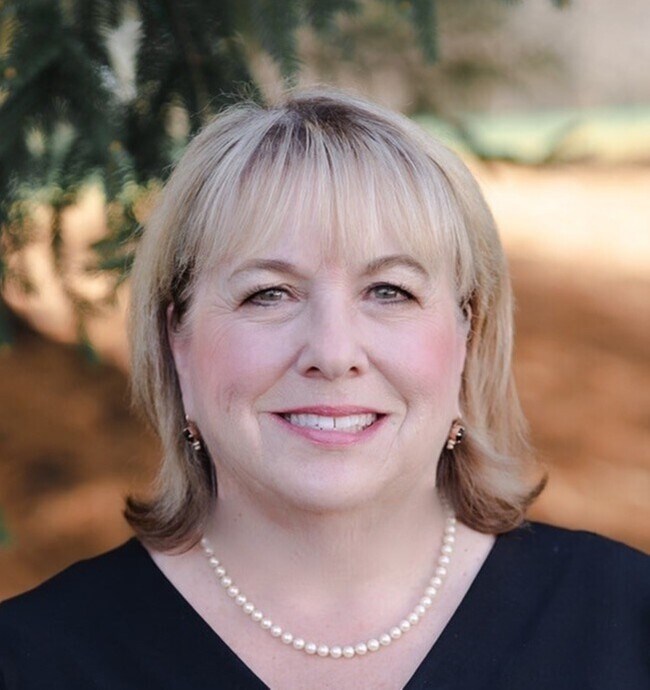 Lynn Holland