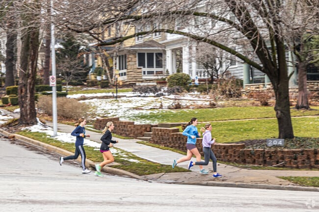 Morningside streets have sidewalks.