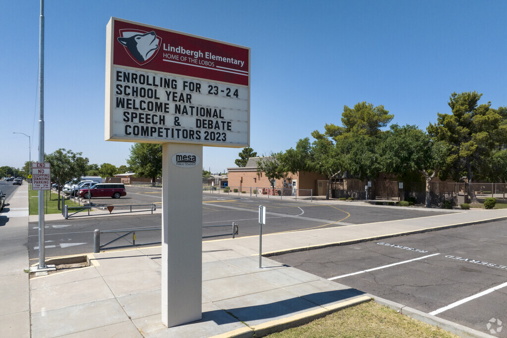 Lindbergh Elementary School in Mesa teaches Pre-K through 6th grade.