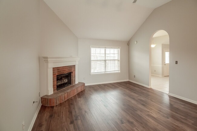 7643 Shadow Hills Dr, Arlington, TN 38002 - photo 2