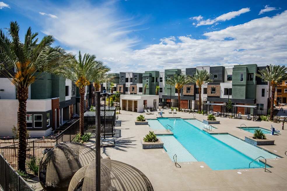 Gateway, Henderson, NV 89011 - photo 1