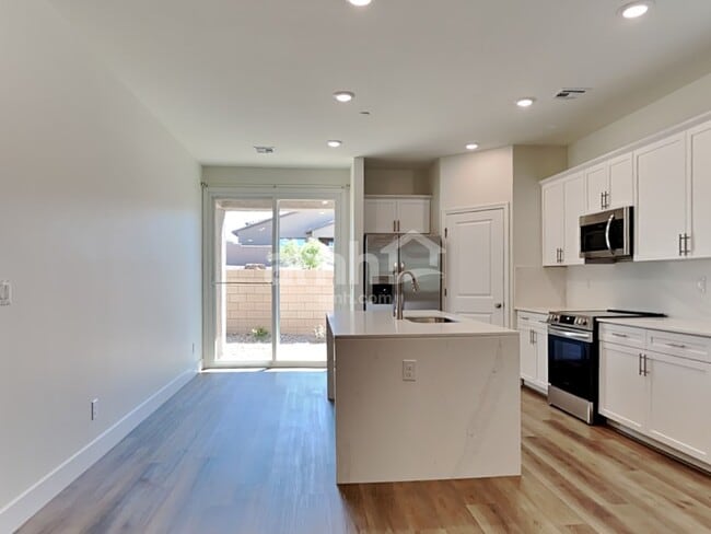 678 Crimson Flare Ct, Henderson, NV 89011 - photo 5