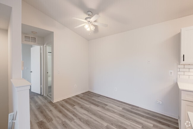 2BR, 2BA - 1,020SF - Dining Area