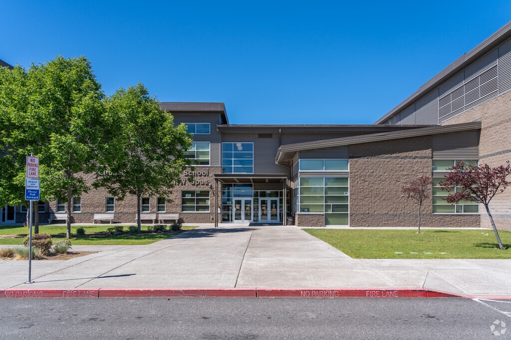 Elton Gregory Middle School serves grades 6-8 in Terrebonne, Oregon.