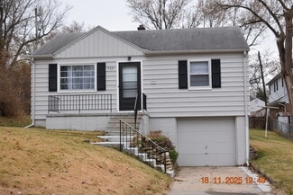 5321 Pratt St, Omaha, NE 68104
