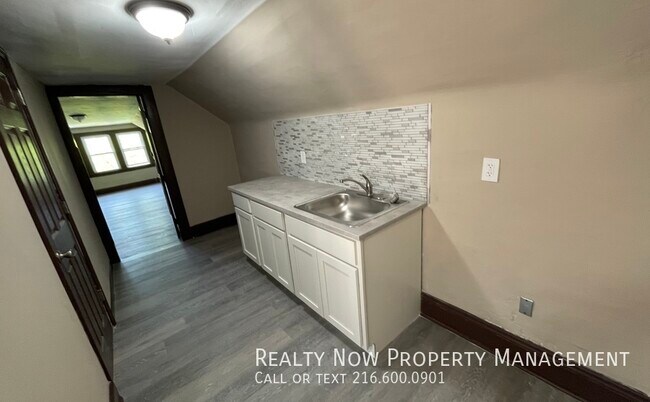 1637 Coventry Rd unit 1637Coventry3rd, Cleveland, OH 44118 - photo 4