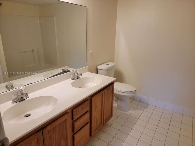 9907 Westwood Dr unit 152, Tamarac, FL 33321 - photo 5