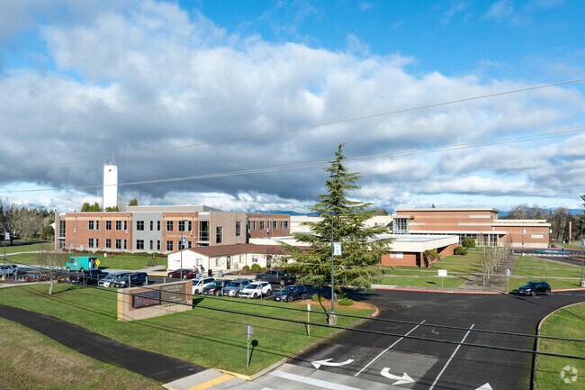 Offers a 12:1 student-to-teacher ratio, supporting focused and individualized learning.