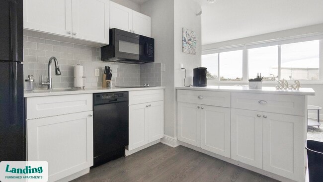 305 Dr M L K Jr St S unit 241, Saint Petersburg, FL 33705 - photo 4