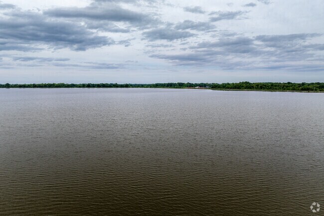 Lake Sarecen is a great place to enjoy some boating activities in Pine Bluff.