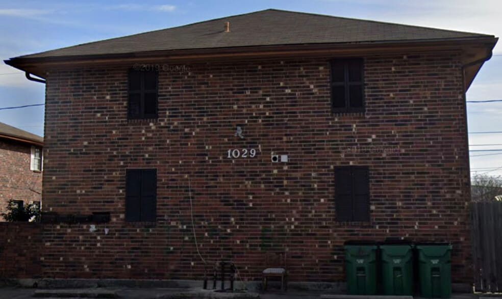 2 bedroom 1 1/2 bathroom apartment in a great location in Marrero, La.