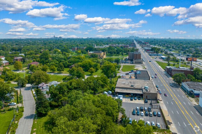 Nardin Park residents can travel down W. Grand River Avenue to downtown Detroit in ten minutes.