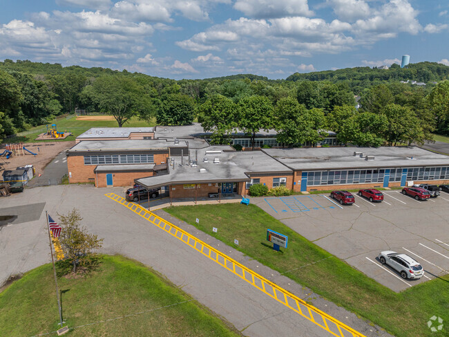 Ellen T. Briggs Elementary School has a student teacher ratio of 12 to 1.
