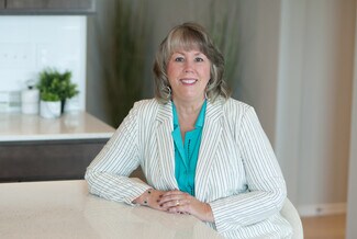 Tracie L Thomas