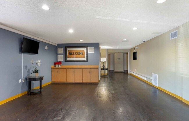 8880 Bartram Ave, Philadelphia, PA 19153 - photo 7