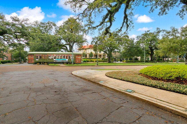 1617 Soniat St unit 1617 Soniat, New Orleans, LA 70115 - photo 3