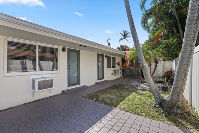 1634 NE 4th Place unit 2, Fort Lauderdale, FL 33301 - photo 2