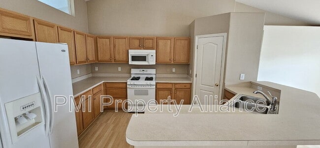 10600 Cedar Forest Cir, Clermont, FL 34711 - photo 3