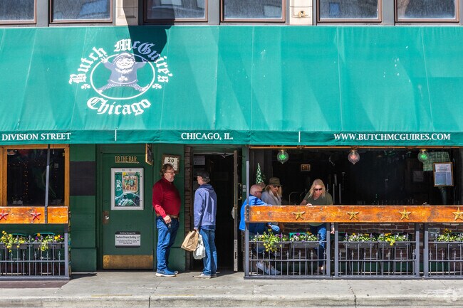 Butch McGuire's is one of the oldest bars in Gold Coast with a great atmosphere.