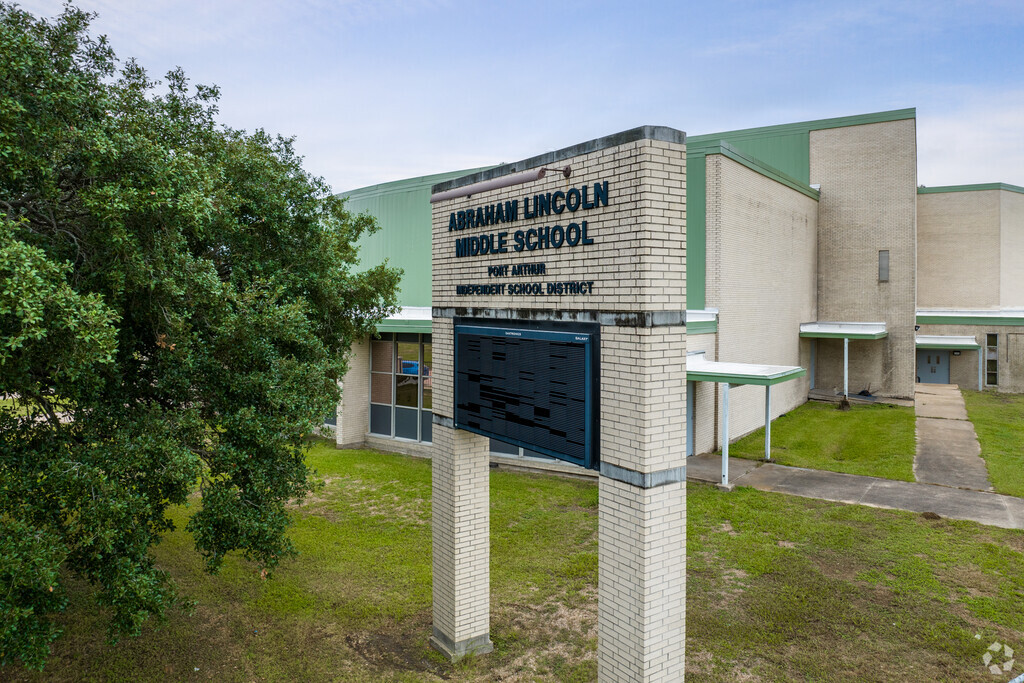 Abraham Lincoln Middle School, Rankings & Reviews - Homes.com