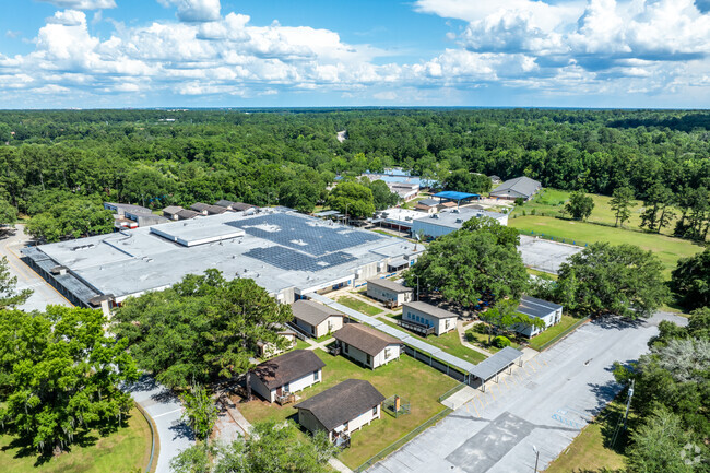 Enroll in Fort Clarke Middle School for public education in the Jonesville area.