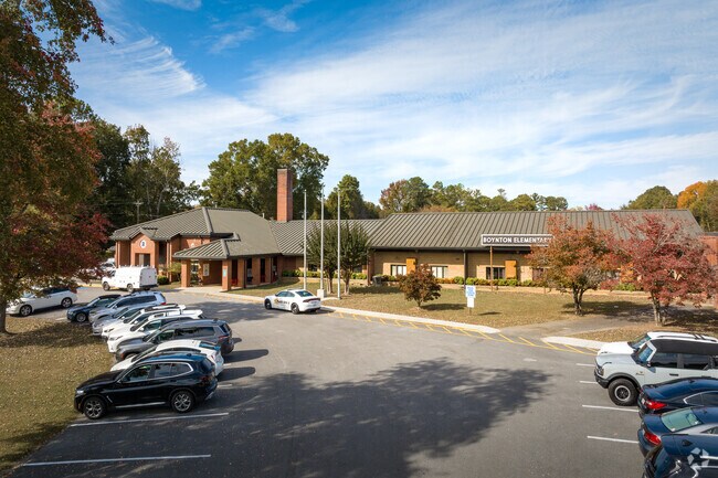 Boynton Elementary serves young students in Blue Spring.