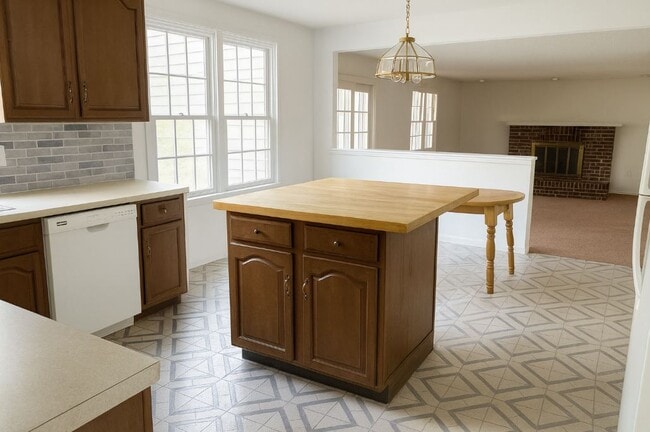 38 Lancelot Ln, Mount Laurel, NJ 08054 - photo 2