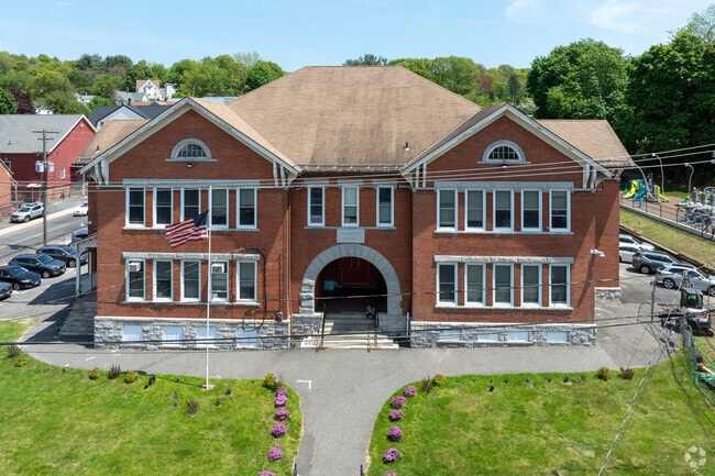 Washington School welcomes your child.