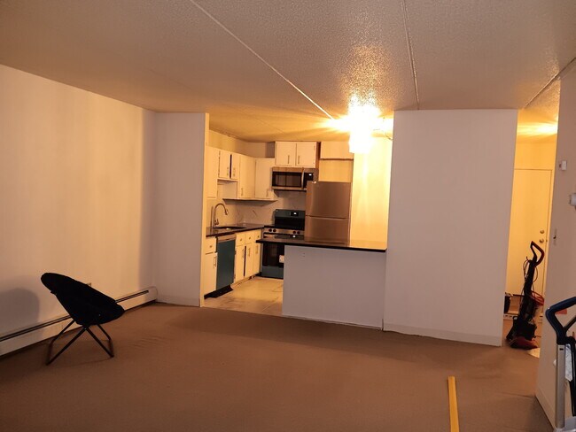 80 N Warren St unit 36, Woburn, MA 01801 - photo 4
