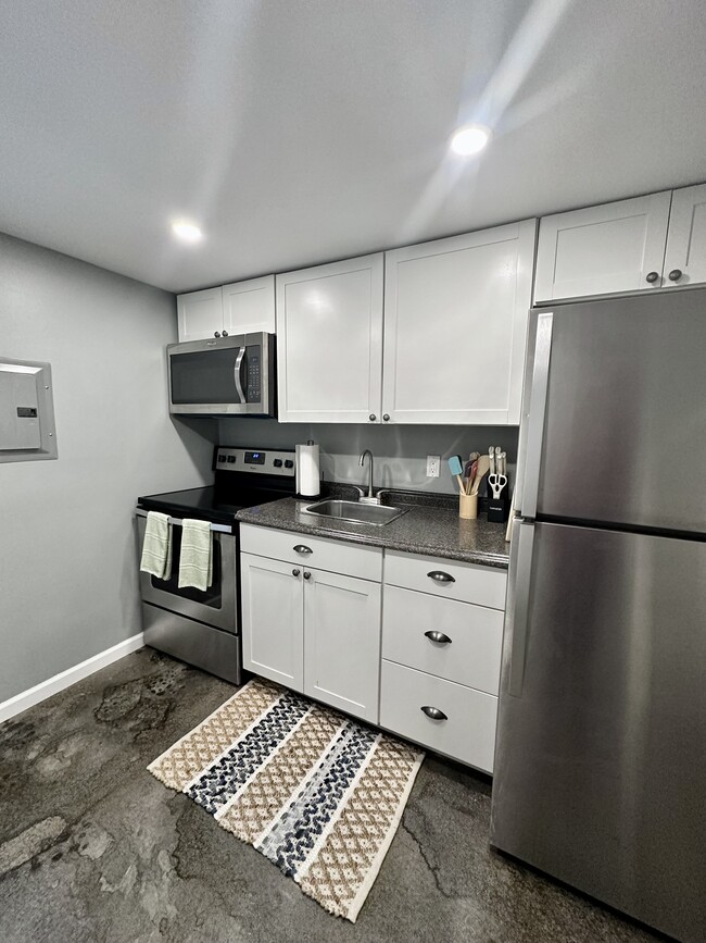 6 Flat Rock Rd Unit Studio D, Potsdam, NY 13676