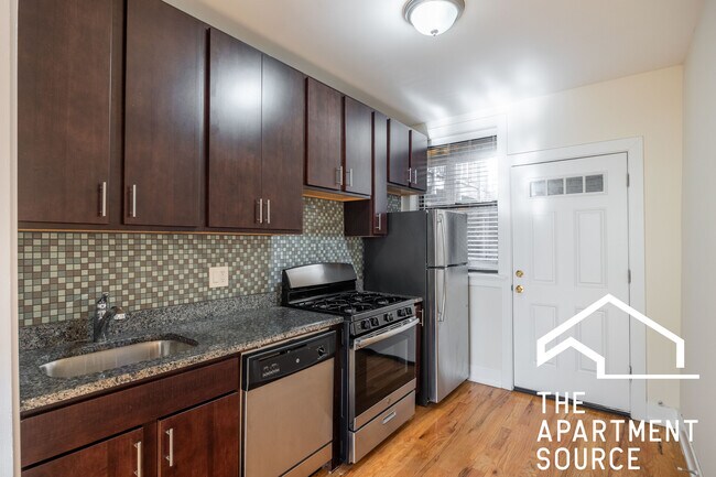 3904 N Janssen Ave unit 2, Chicago, IL 60613 - photo 4