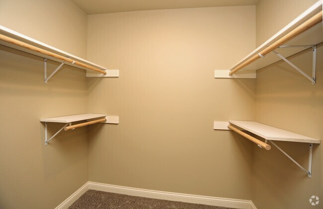 Walk-in Closet