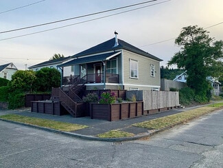 405 S 8th St, Coos Bay, OR 97420