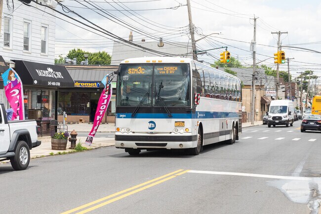 The SIM3C Express Bus gets Port Richmond residents to the city in about an hour.