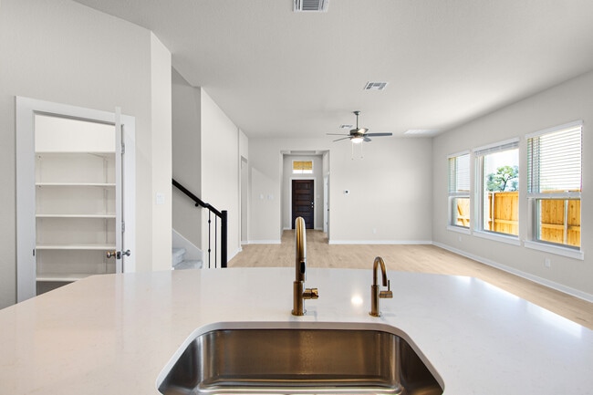 316 Ridgewell Loop, Georgetown, TX 78633 - photo 3