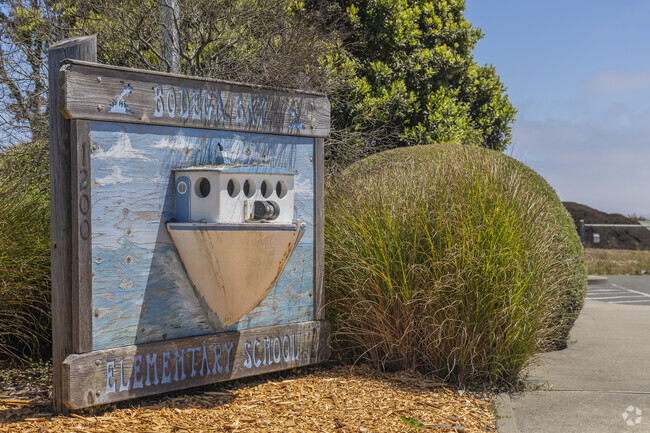 Bodega Bay Elementary School has an inviting sign that celebrates the fishing heritage.