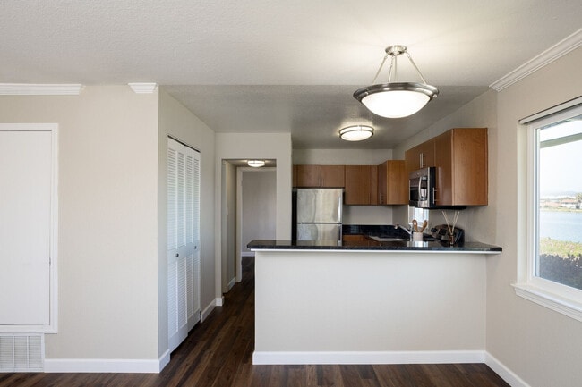 Chesapeake Point, San Mateo, CA 94403 - photo 5