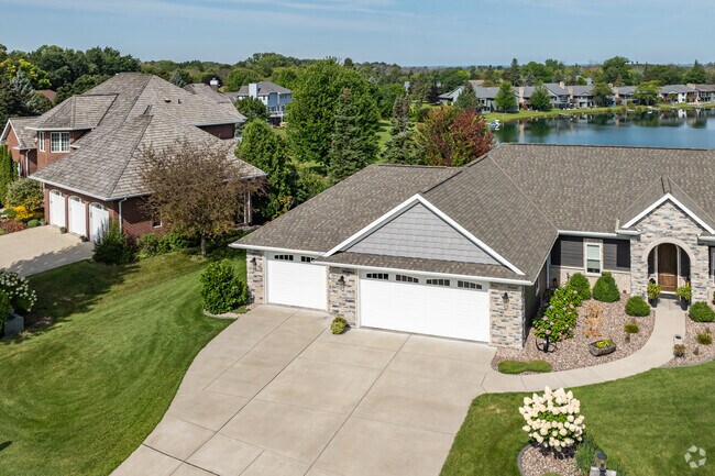 Multi-car garages are found throughout Lake Largo.