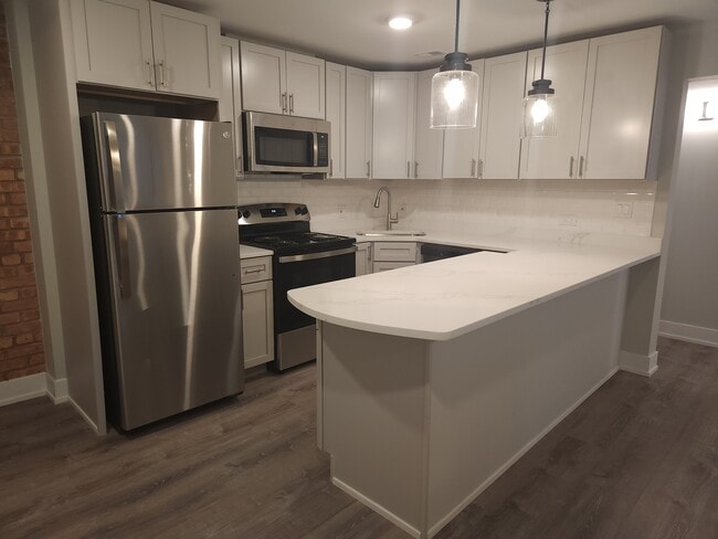 1212 N La Salle Dr unit 2, Chicago, IL 60610 - photo 4