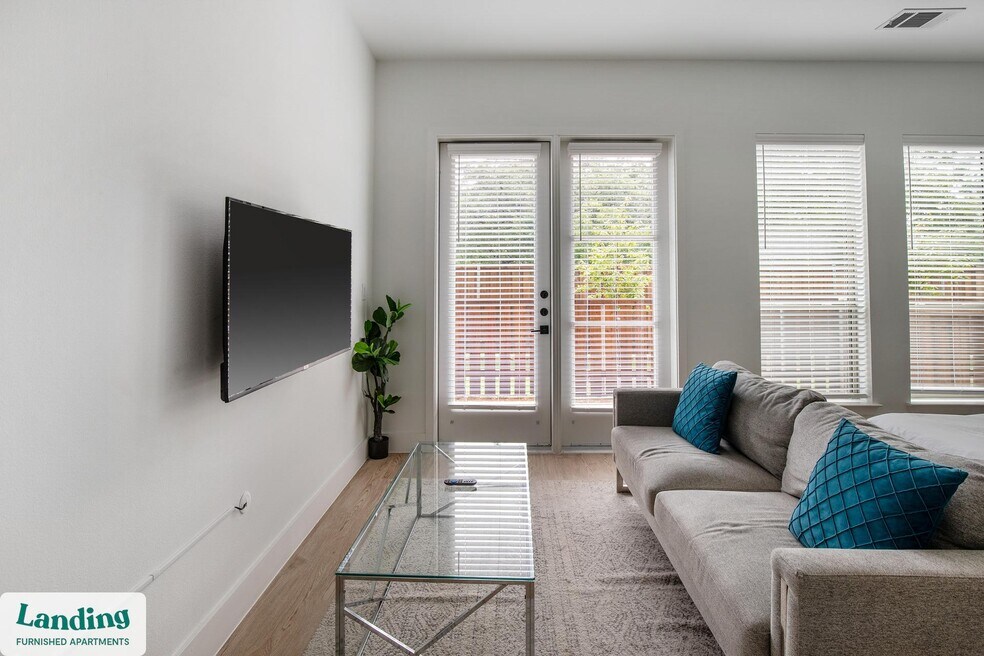 650 E Sycamore St unit 3117.1408302, Denton, TX 76201 - photo 1