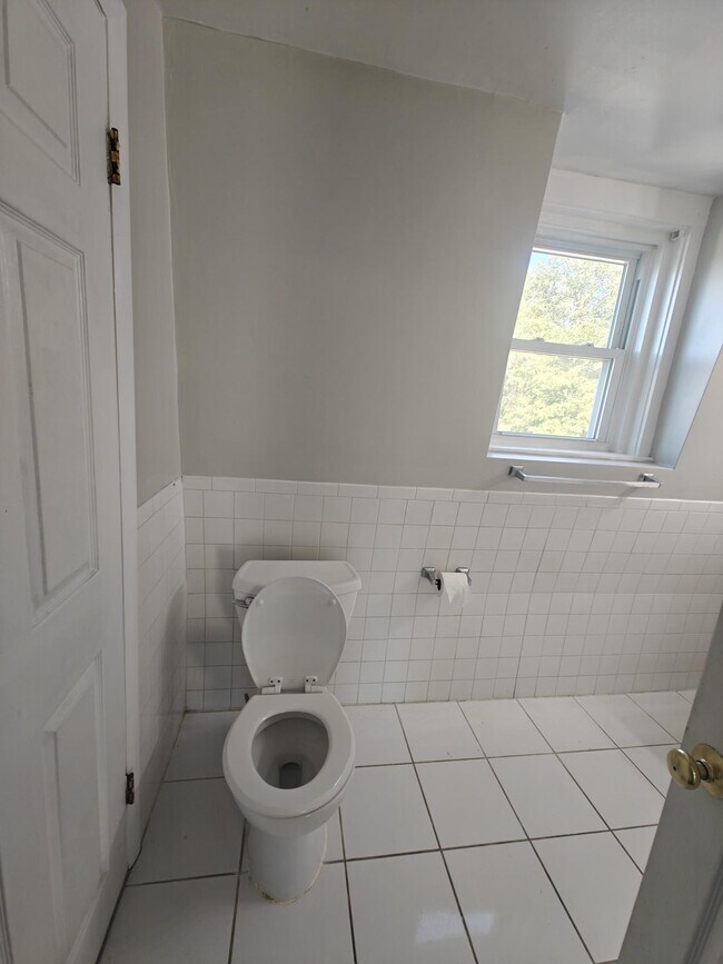 86 Milk St unit C, Fitchburg, MA 01420 - photo 5