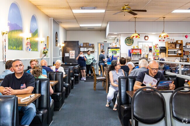 Try a homestyle skillets at Janie’s Café in Business District.