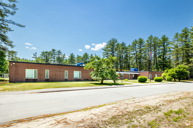 At Steep Falls Elementary School 90% of students performed at or above proficient in math.