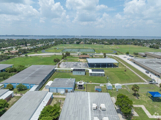 Indialantic Elementary School has a large campus in Indialantic , FL.