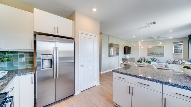 27276 Ukulele Cir, Menifee, CA 92585 - photo 3