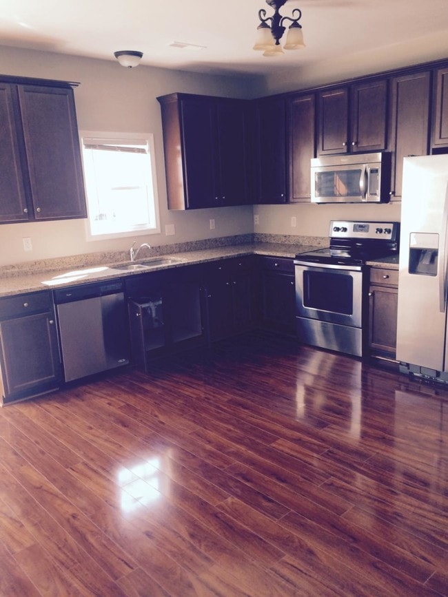 Fincastle Farms, Bluefield, VA 24605 - photo 5